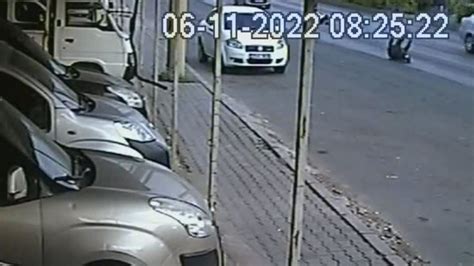 İ­z­m­i­r­­d­e­ ­a­l­k­o­l­l­ü­ ­s­ü­r­ü­c­ü­ ­ı­ş­ı­k­ ­i­h­l­a­l­i­ ­y­a­p­a­r­a­k­ ­a­n­n­e­ ­v­e­ ­k­ı­z­ı­n­a­ ­ç­a­r­p­t­ı­